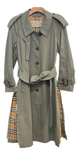 Load image into Gallery viewer, Burberry Coat