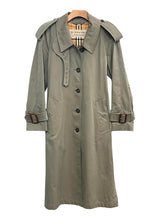 Load image into Gallery viewer, Burberry Coat